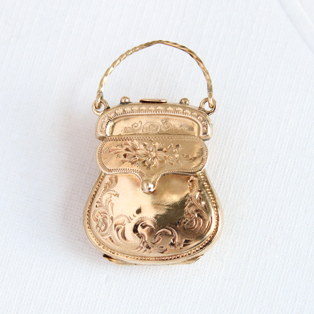 yellow gold locket design as a miniature of Victorian purse 